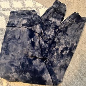 Ready to Rulu Size 6 Marble Lululemon joggers